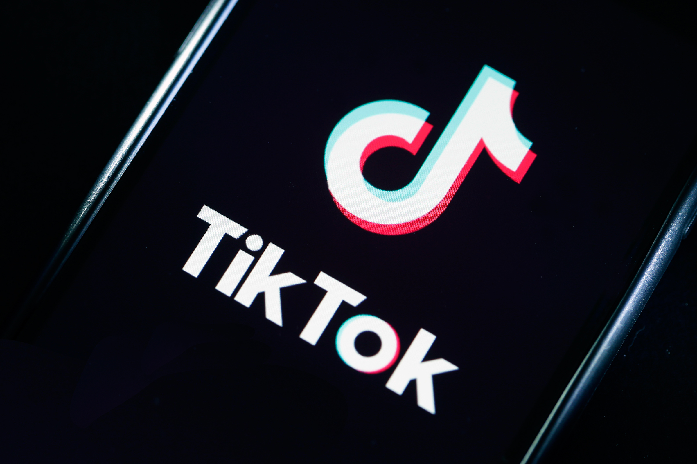 Tk广告投放全攻略：短视频与商品卡详解